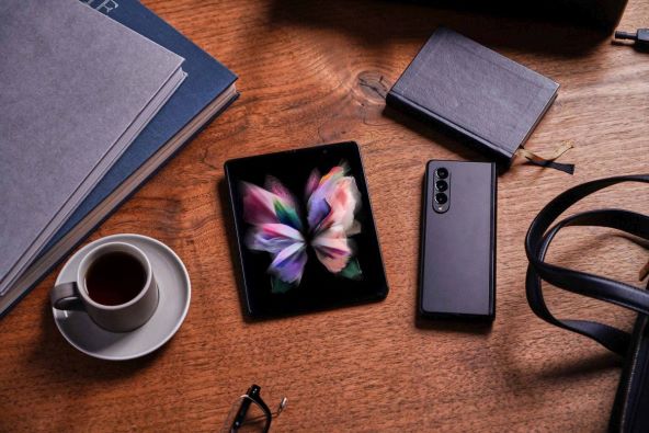 2_Galaxy Z Fold3