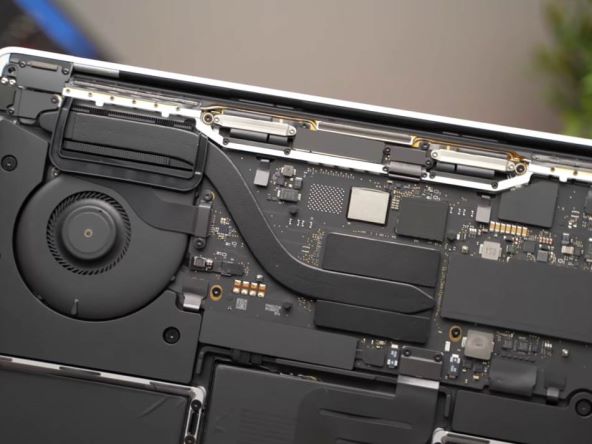 Apple MacBook Pro (1).jpg