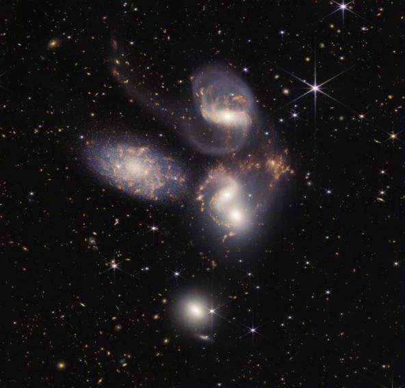James Webb teleskop NGC 3324 Carina Nebula (3).jpg