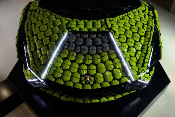 Lego Technic Lamborghini Sián FKP 37 (6).jpg