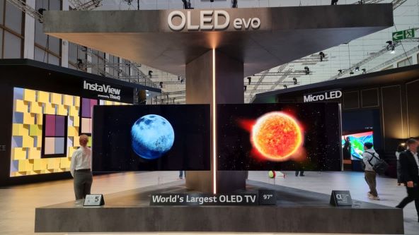 LG OLED evo.jpg