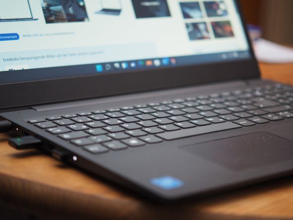 windows 11 laptop racunalo.jpg