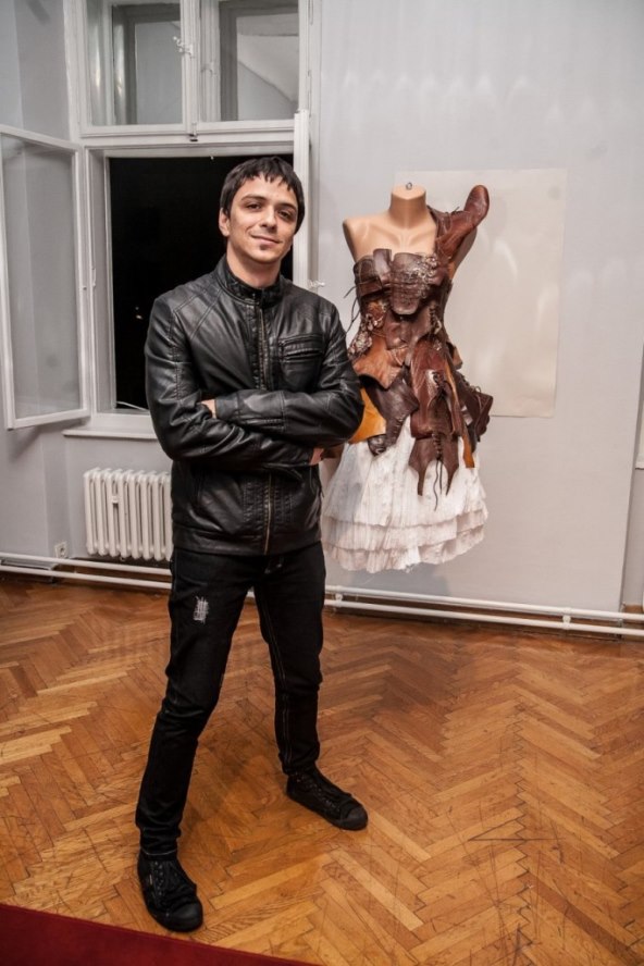 Pametna narukvica koja se pricvršcivanje na cipele ili ogrlice