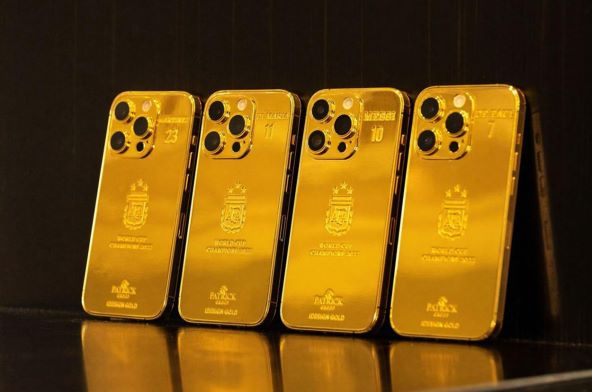 Zlatni Apple iPhone 14 Pro Messi Argentina (3).jpg