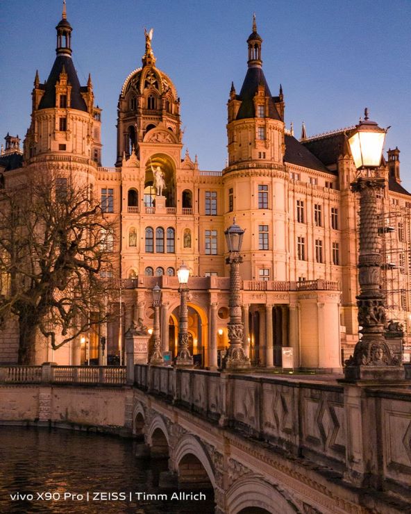 vivo X90 Pro_ZEISS_Timm Allrich_Schwerin Castle.jpg