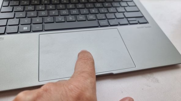 Asus Zenbook S 13 OLED UX5304 (50).jpg