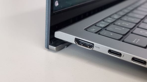 Asus Zenbook S 13 OLED UX5304 (22).jpg