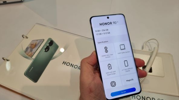 SUMMER LAUNCH EVENT U PARIZU: Honor 90 i 90 Lite