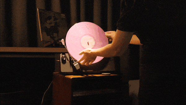 ToVerse gramofon (2).gif