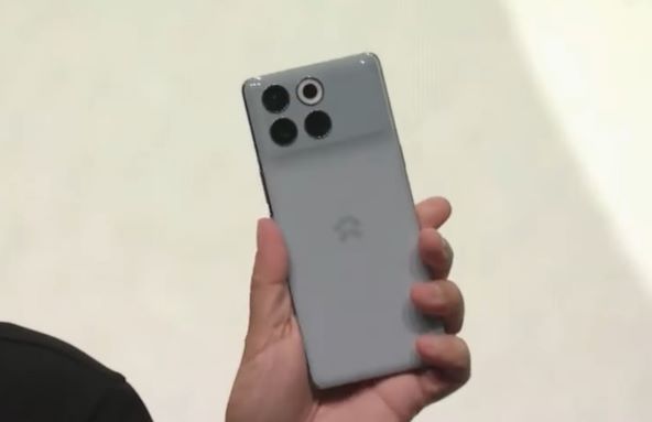 Nio smartphone (3).jpg
