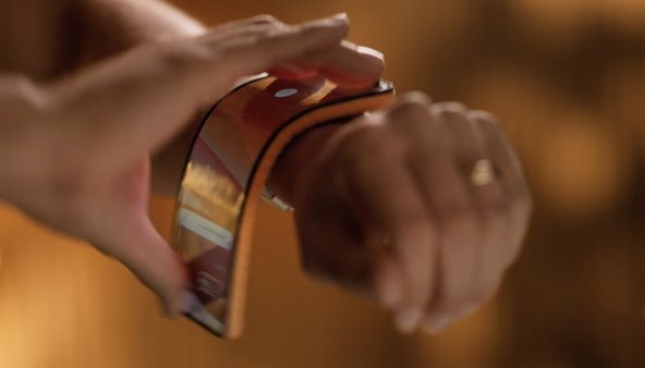 Motorola adaptivni fleksibilni prilagodljivi ekran (6).jpg