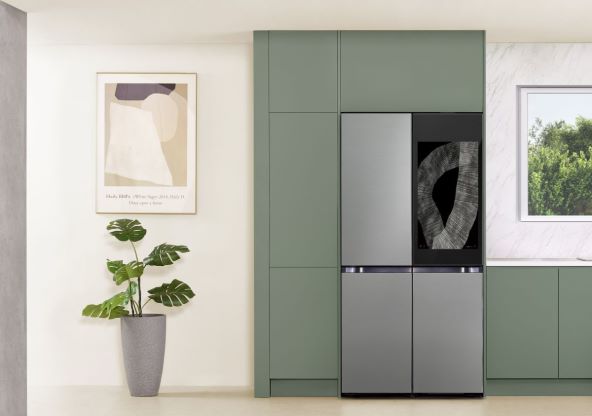 Samsung Kitchen with Bespoke 4-Door Flex Refrigerator with AI Family Hub+ (1).jpg