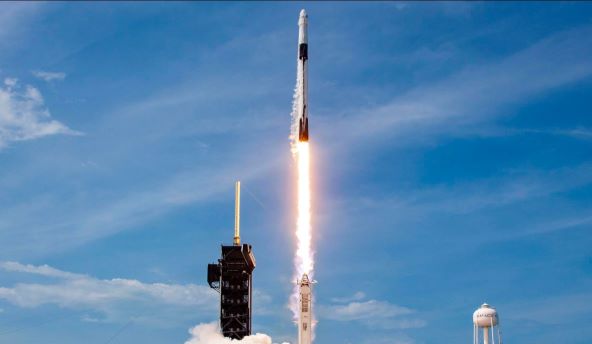 Falcon 9.jpg