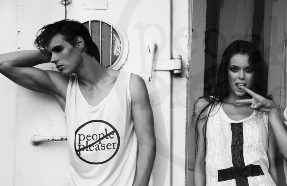 Seksi djevojke nose dizajn Mirande Viđak 