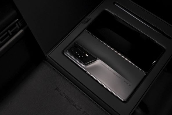 Porsche Design Honor Magic V2 RSR (3).jpg