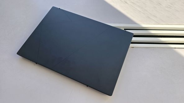 Asus Zenbook Duo UX8406 (25).jpg