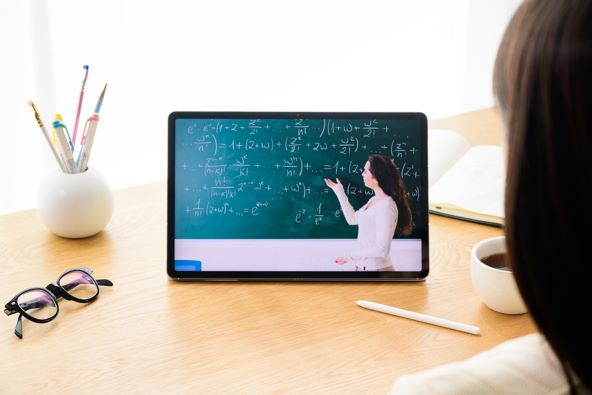 002-User-Guide-Galaxy-Tab-S10-FE-The-Ultimate-Study-Buddy-for-Exam-Season.jpg