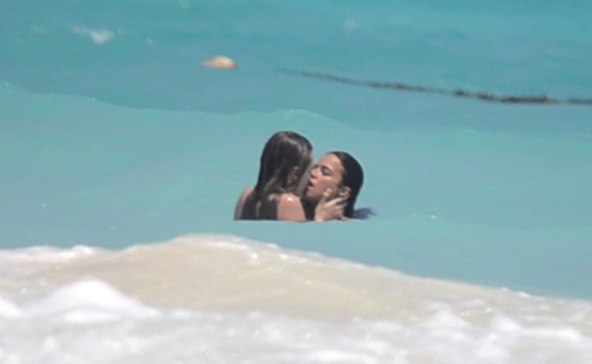 Michelle Rodriguez i Cara Delevingne u ljubavnom zanosu 