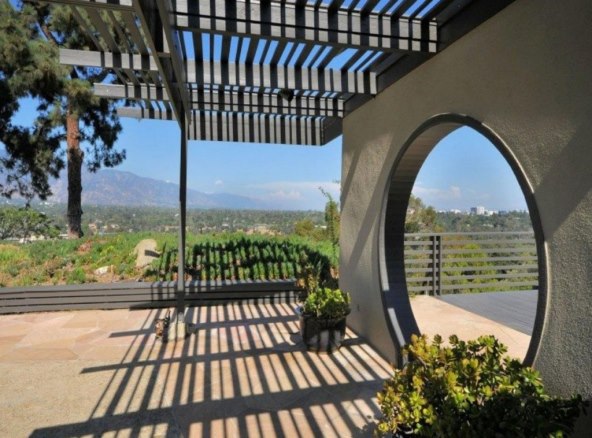 Utjehu od kraha veze holivudska slatkica pronašla u novoj vili