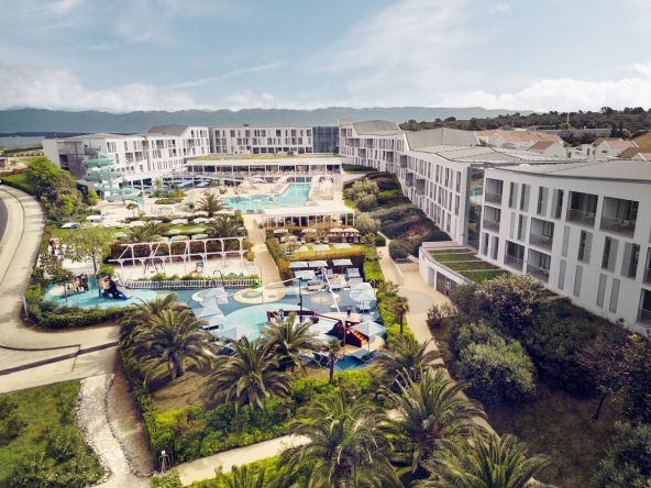 falkensteiner-diadora-pool.jpg