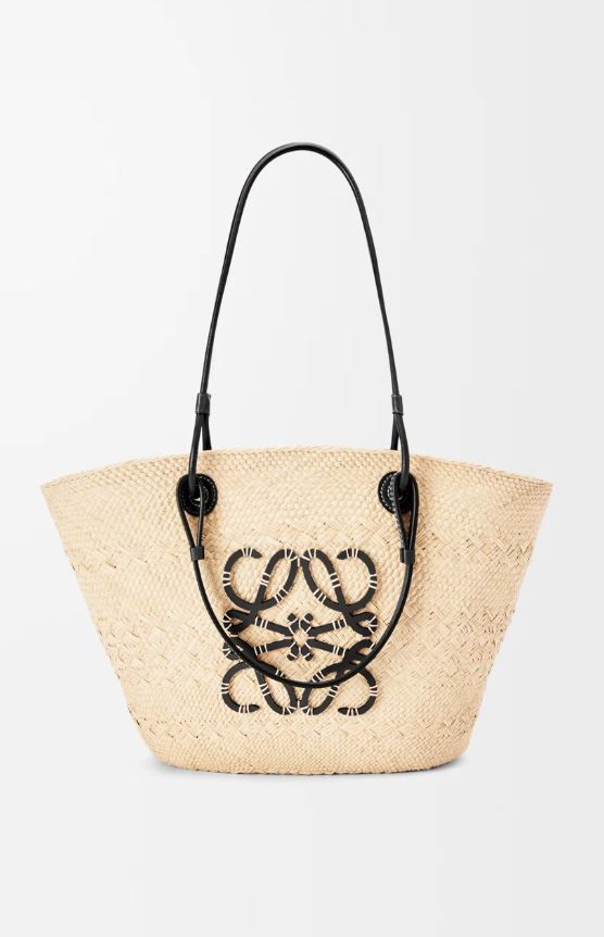 Medium Anagram Basket bag in iraca palm and calfskin/ Loewe/ 850 EUR
