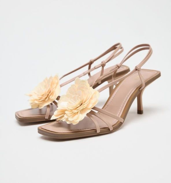 SANDALE S POTPETICOM I CVIJETOM/ ZARA/ 25,99 EUR