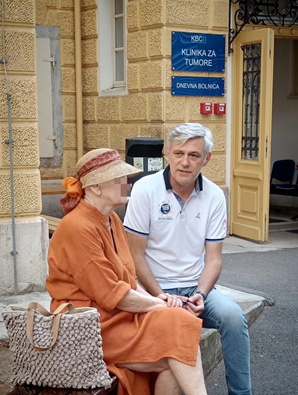 Robert Ferlin vozi žene na kemoterapiju