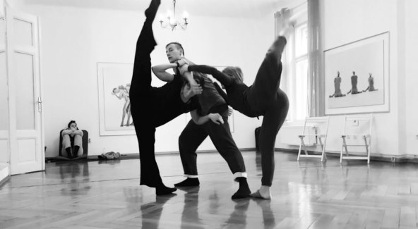 Bili smo na probi intrigantne plesne predstave ROOM N*7