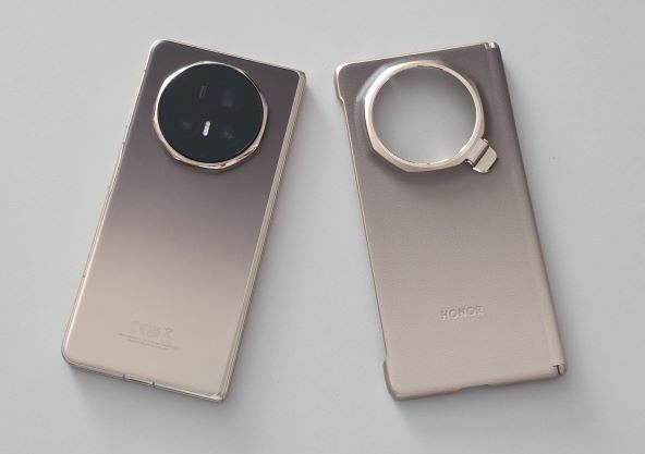 Honor Magic V5 (2).jpg