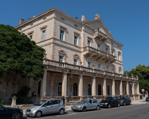 zgrada Sveučilišta u Dubrovniku.jpg