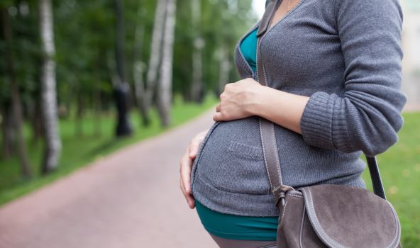 Vožnja auta u trudnoći opasnosti za mamu i bebu