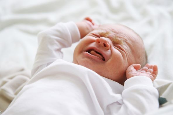 Zašto bebe dugo plaču