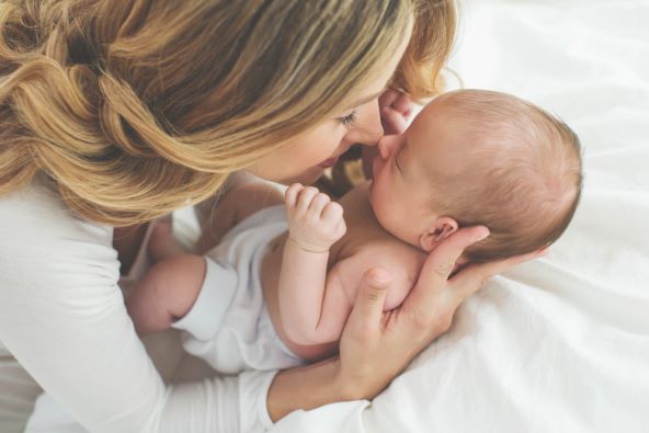Kako mama reagira na miris svoje bebe a kako beba reagira na miris mame