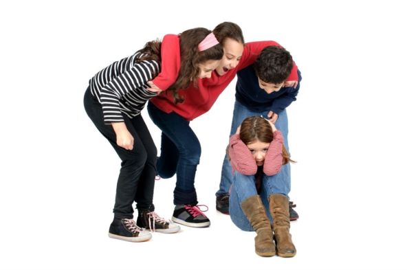 bullying-kako-zastititi-dijete-izlozeno-vrsnjackom-nasilju-te-kako-postupati-s-pociniteljem-nasilja
