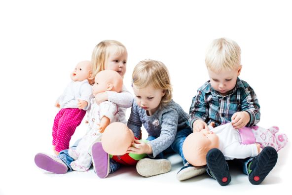 Dijete ne želi dijeliti igračke s drugom djecom