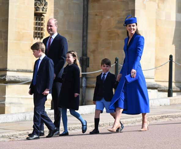 Zašto princ William, Kate i djeca uvijek nose odjeću plave boje?