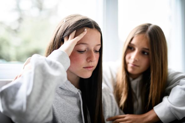 Trend preuranjenog puberteta - djevojčica od 6 godina dobivaju menstruaciju i rastu im grudi