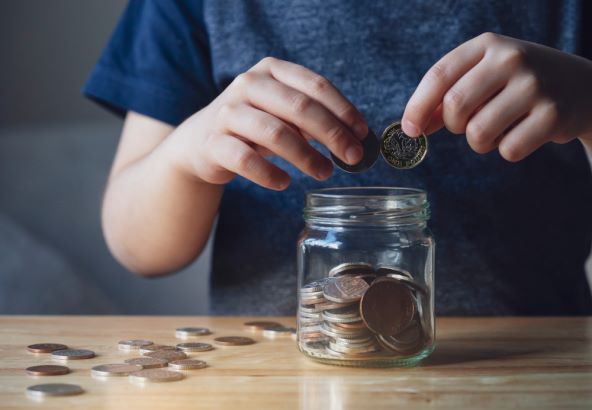 Metoda staklenki uči djecu štedjeti novac