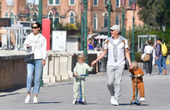 Kako Ana Ivanović i Bastian Schweinsteiger odgajaju trojicu sinova?