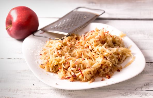 Domaća pita od jabuka s pirovim brašnom