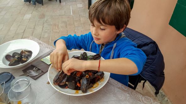 5 namirnica zbog kojih na putovanju imamo želučane probleme