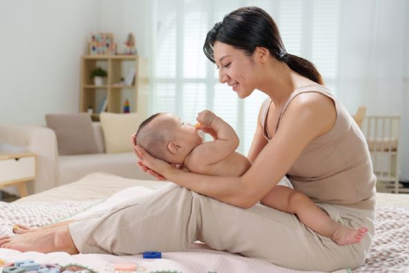 Kako mame u Kini bebe odvikavaju od pelena i uče na kahlicu?