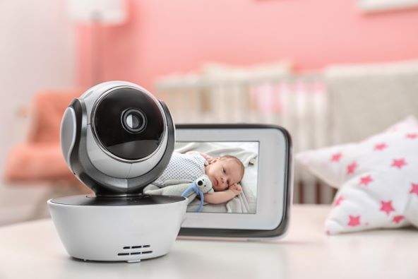 tech-bejbisiteri-dok-vasa-beba-spava-vi-spokojno-usisavate-ili-gledate-omiljenu-seriju-baby-audio-video-monitor-foto
