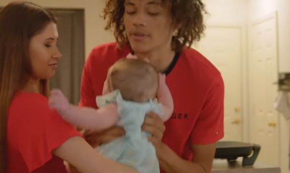 maloljetnicka-trudnoca-rodila-sa-16-mama-me-izbacila-iz-kuce-kad-sam-joj-rekla-da-sam-trudna-foto