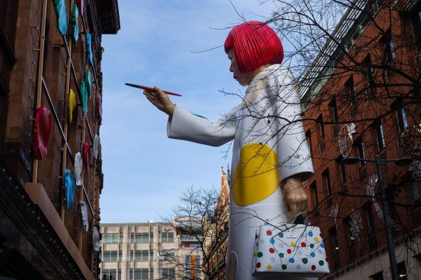 Luis Vuitton i Yayoi Kusama kampanja točke