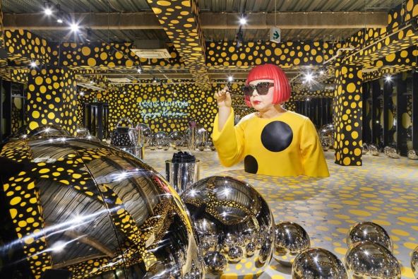 Luis Vuitton i Yayoi Kusama kampanja točke