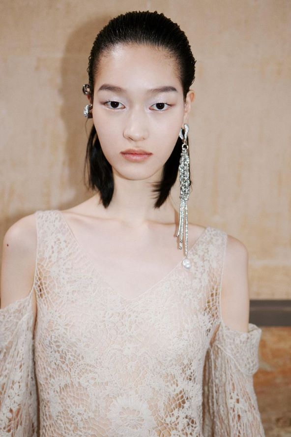 Nakit i make up detalji Fendi haute couture 2023
