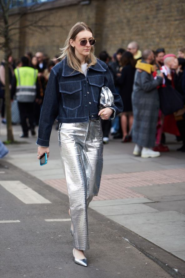 Street style na ulicama Londona tijekom Tjedna mode u veljači 2023 godine