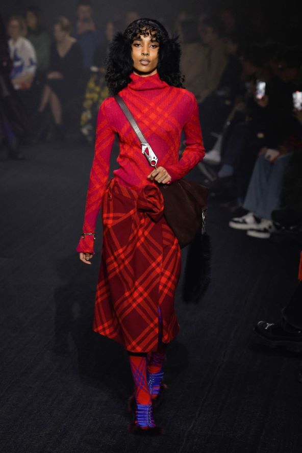 Burberry modna revija Danile Lee debi