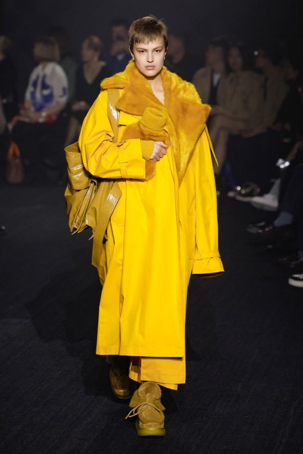 Burberry modna revija Danile Lee debi